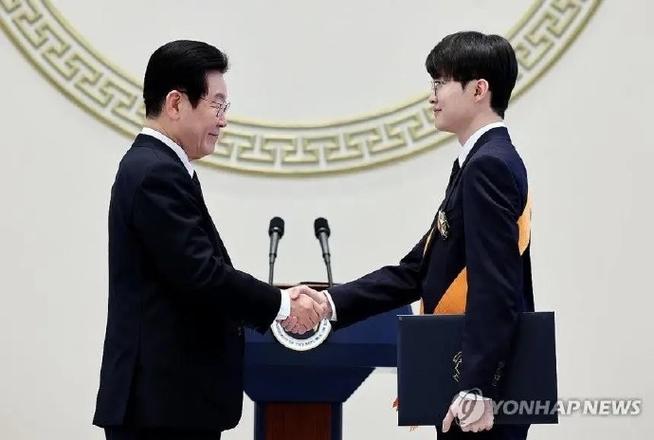 韩国文体观光部：最具影响力的韩流明星，Faker与女艺人IU并列第五