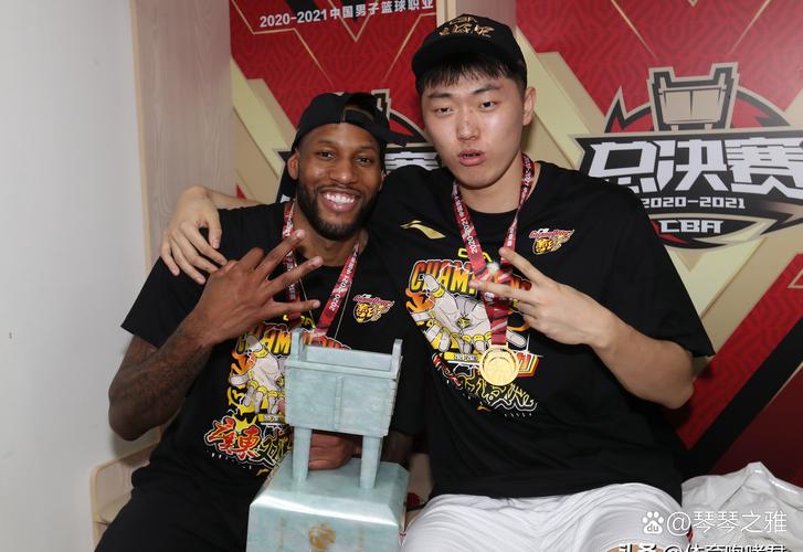 队友真猛！张皓嘉半场2中0没得分拿到3篮板正负值+32最高