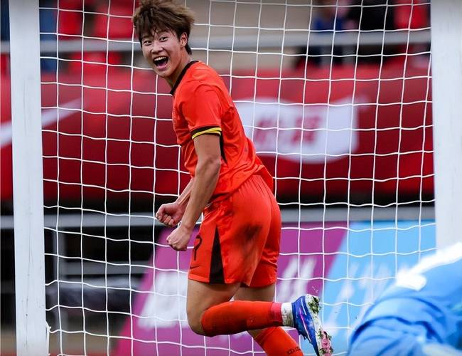 第76分钟，澳大利亚U19乱战破门，U19国足13落后澳大利亚U19