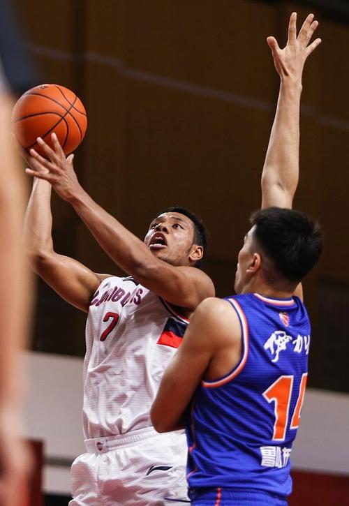 疑似上场!祝铭震27分钟6投0中靠罚球拿到4分正负值9