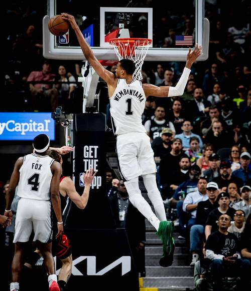 NBA马刺客场127113大胜勇士文班亚马22投16中狂砍41分18篮板3助