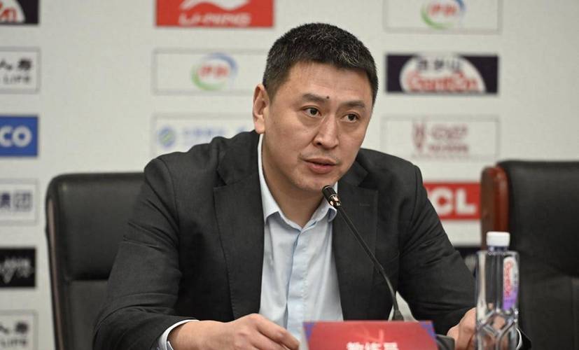 南京同曦总经理：正加急为J.Cole办手续，4日晚他将以球员身份亮相