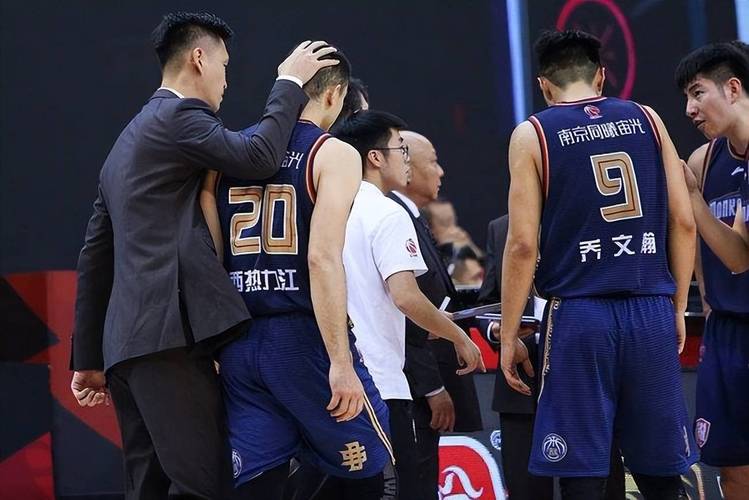 同曦总经理：科尔在对阵江苏的比赛肯定以球员亮相是否出场待定