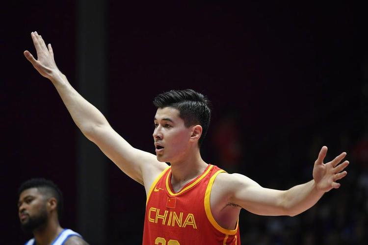 这场锻炼价值拉满！李悦洲替补27分钟拿到12分2板关键两罚全中
