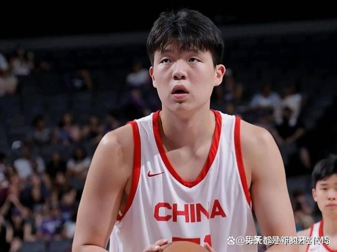 心系老东家！杨瀚森助威青岛季后赛：祝兄弟们放平心态、一路高歌